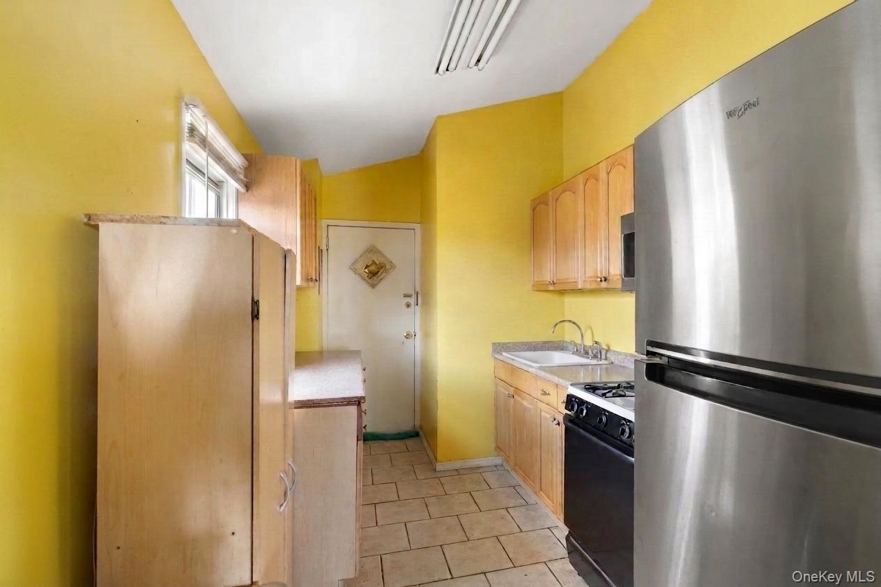 29-10 Butler Street Queens, NY 11369 - Photo 21 of 41 3rd floor ktichen