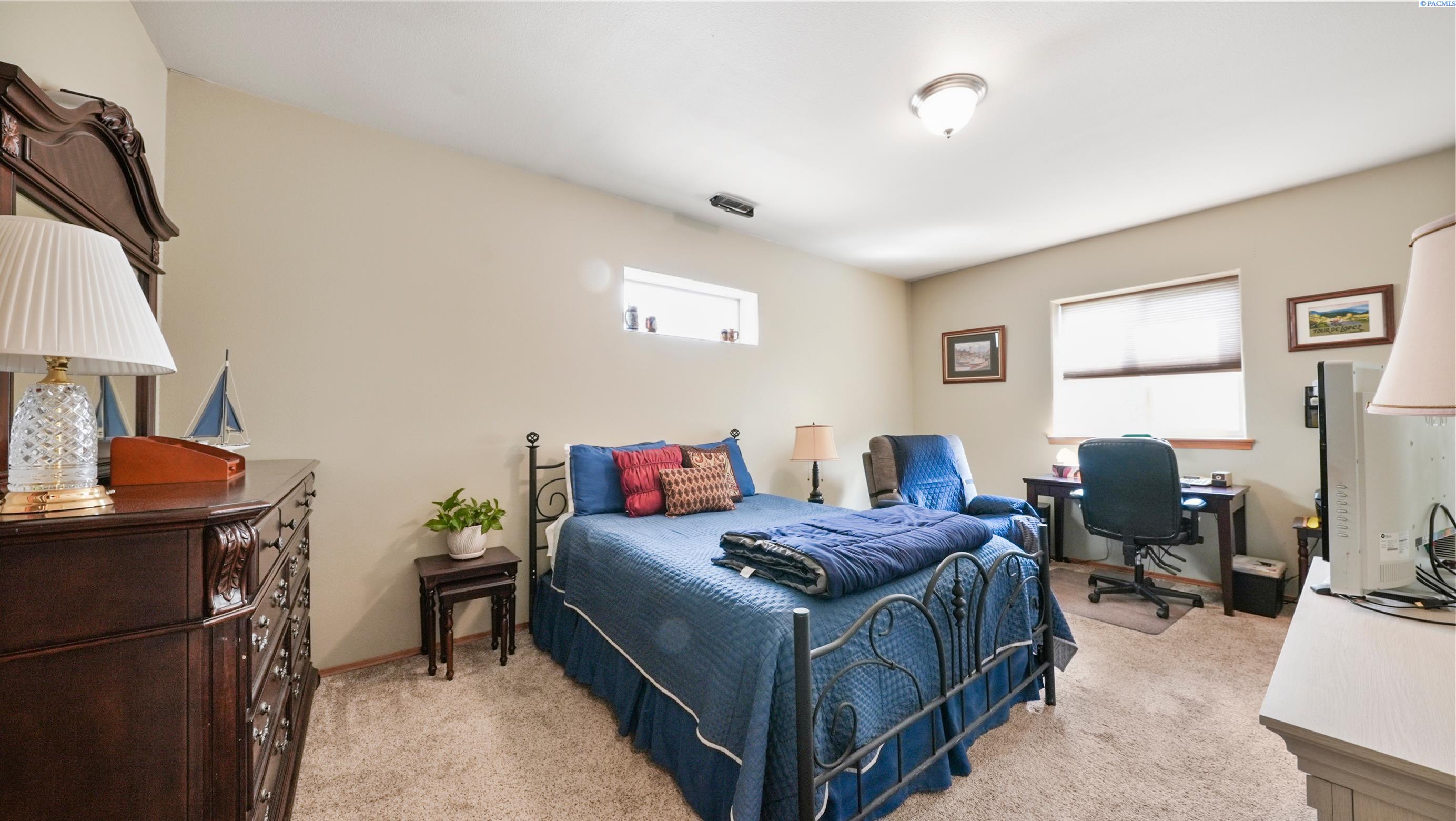 153 Keene Road, Unit 9 Richland, WA 99352 - Photo 10 of 30 Gallery Image 10