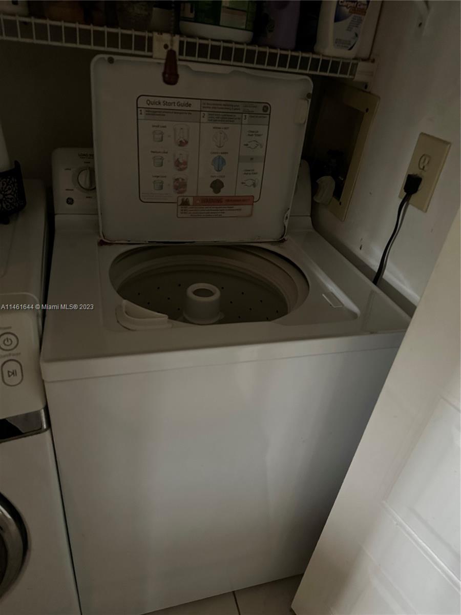 14711 Edna Way Delray Beach, FL 33484 - Photo 17 of 23 a close view of stove