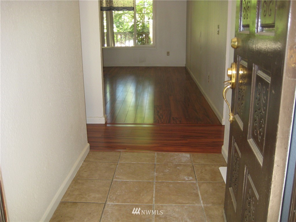 2340 Carpenter Road Southeast Lacey, WA 98503 - Photo 4 of 12 Gallery Image 4