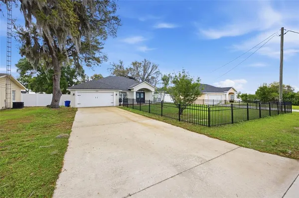 $370,000 | 10058 Southeast 105th Place, Belleview, FL 34420