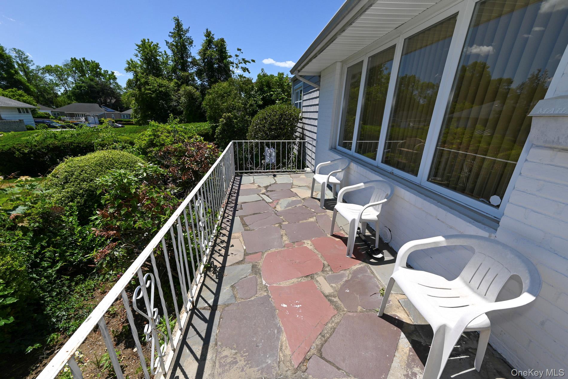 14 Webb Hill Road Great Neck, NY 11020 - Photo 5 of 31