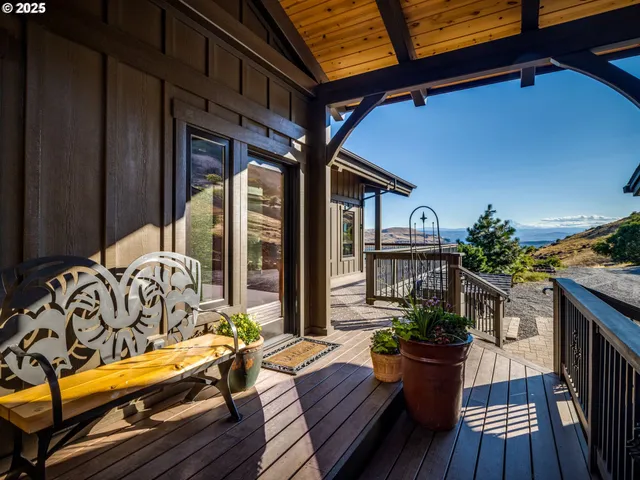 a view of a house with patio outdoor seating