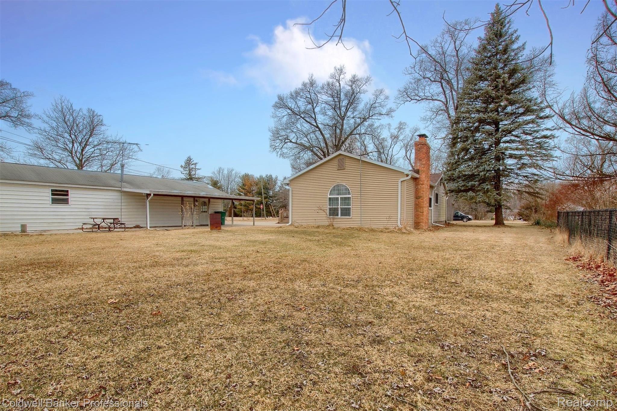 43187 Riggs Road Belleville, MI 48111 - Photo 28 of 29 30-Backyard.jpg