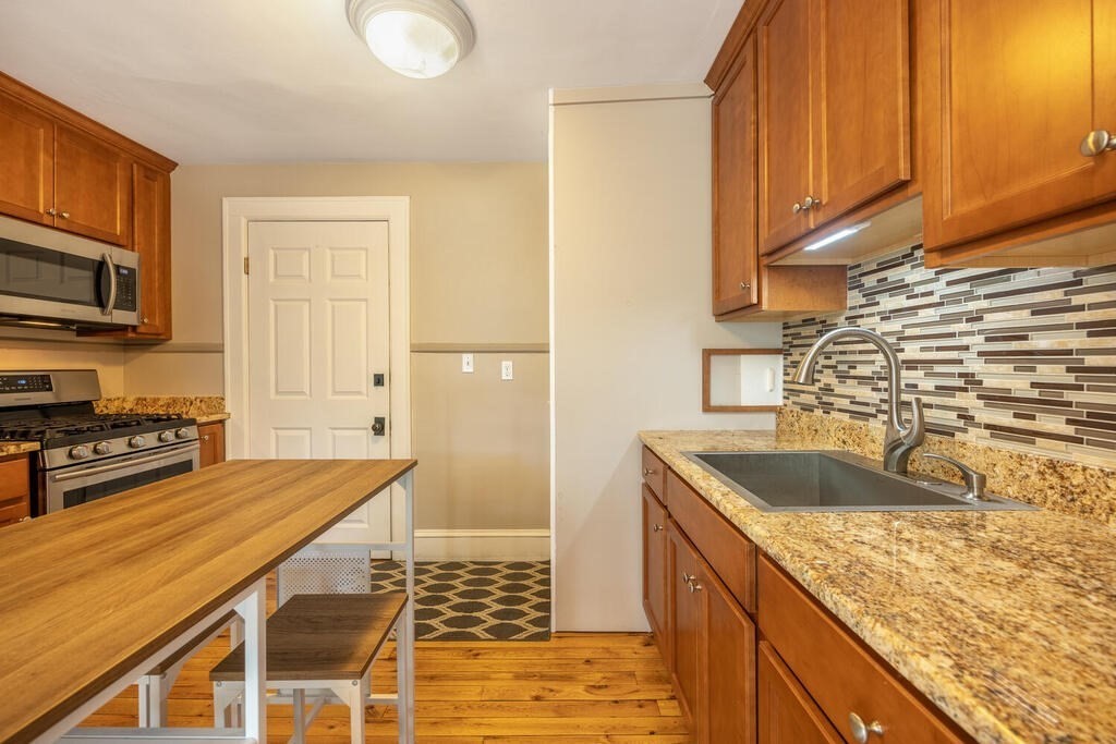 35 Locust Street, Unit 4 Danvers, MA 01923 - Photo 5 of 28
