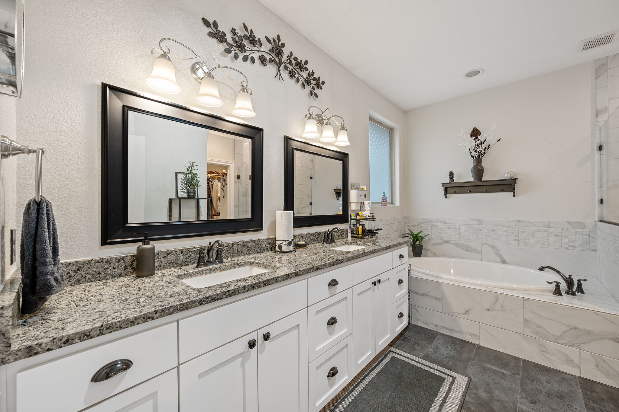 416 Venture Boulevard South Point Venture, TX 78645 - Photo 13 of 31