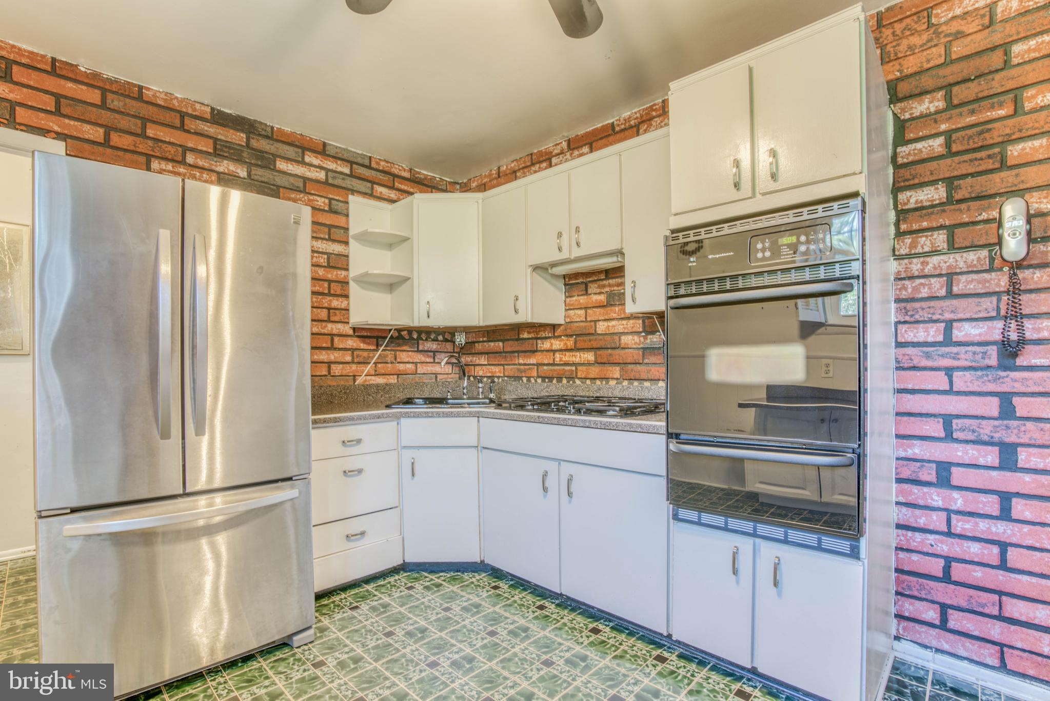 4807 Strathdale Road Baltimore, MD 21206 - Photo 13 of 37