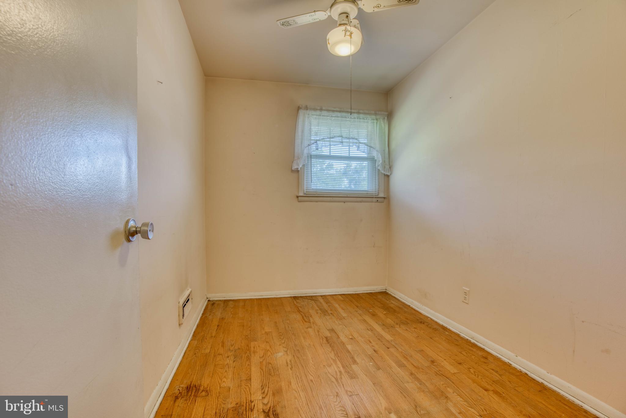 4807 Strathdale Road Baltimore, MD 21206 - Photo 25 of 37