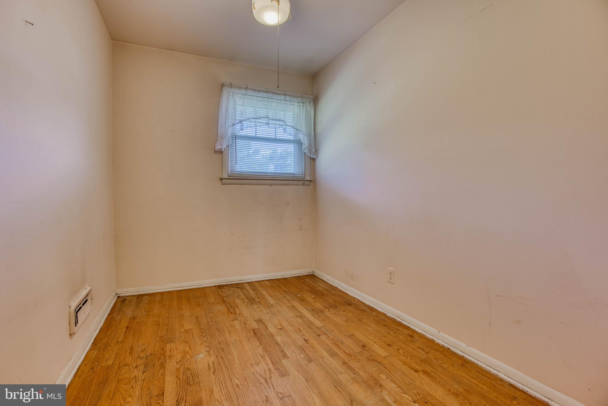 4807 Strathdale Road Baltimore, MD 21206 - Photo 26 of 37