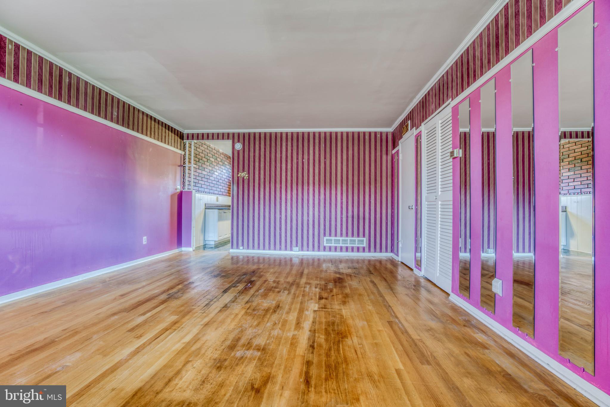 4807 Strathdale Road Baltimore, MD 21206 - Photo 5 of 37