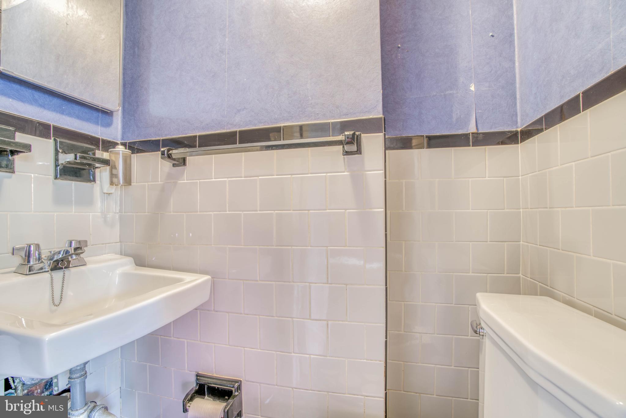 4807 Strathdale Road Baltimore, MD 21206 - Photo 9 of 37
