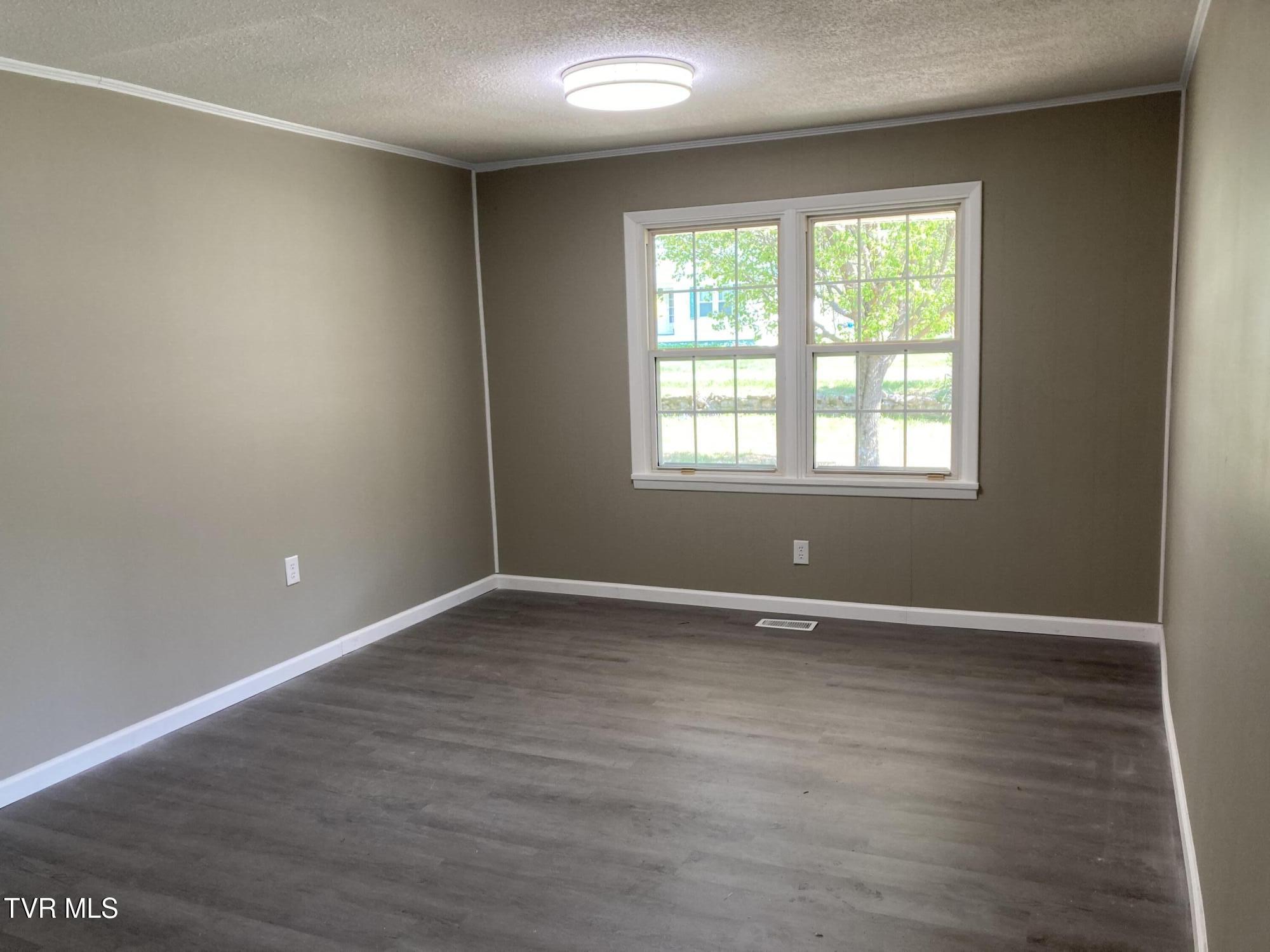 124 Cates Corner Road Hampton, TN 37658 - Photo 22 of 33 IMG_2573