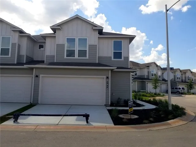 $2,295 | 1614 Roseburg Drive, Austin, TX 78754