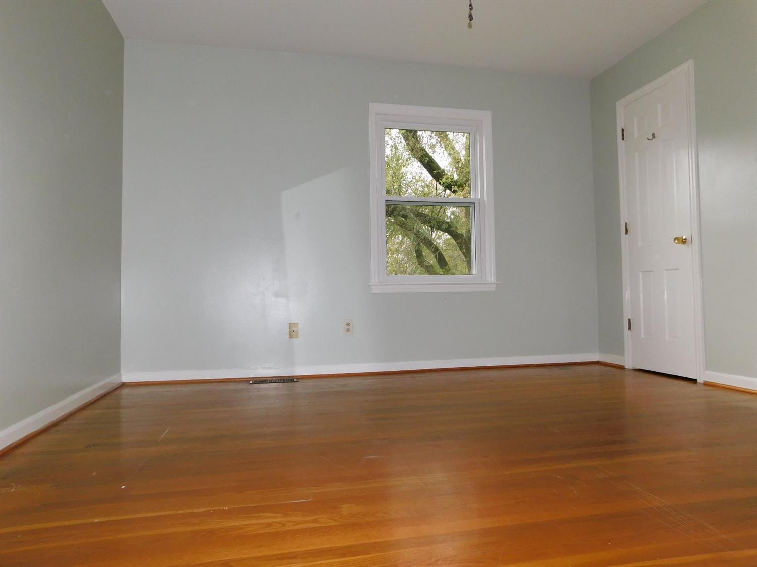3304 High Hope Road Lexington, KY 40517 - Photo 15 of 25 Large bedroom upstairs with a walk in cl