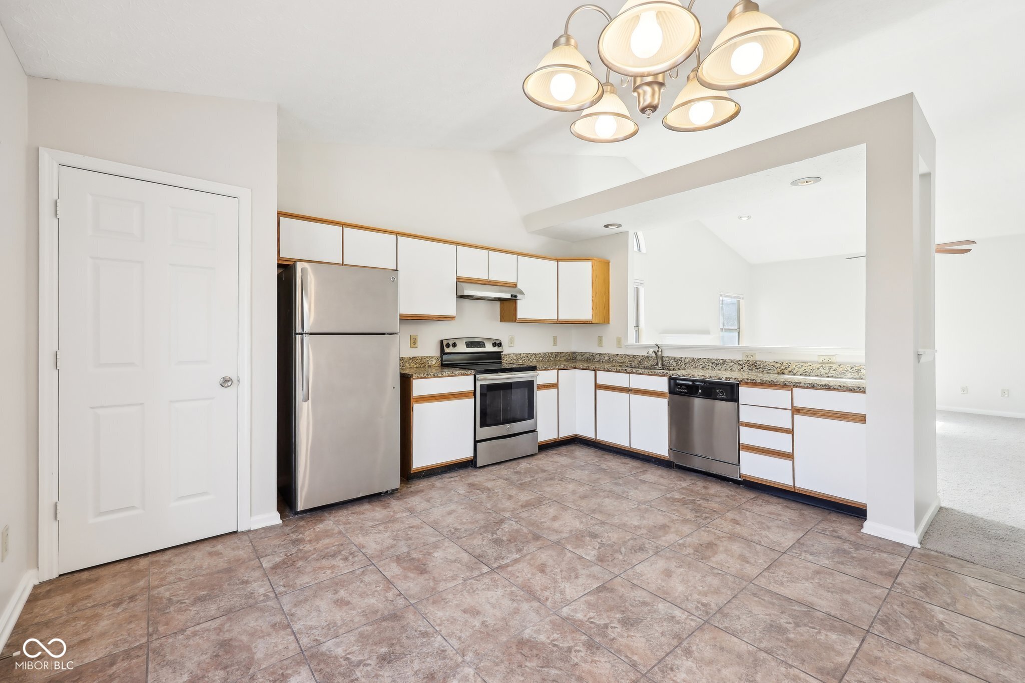 4002 Colchester Drive Indianapolis, IN 46268 - Photo 11 of 31