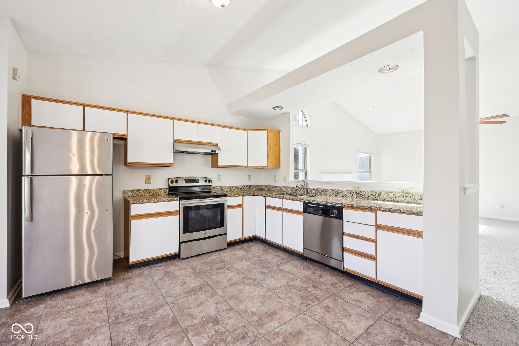 4002 Colchester Drive Indianapolis, IN 46268 - Photo 12 of 31