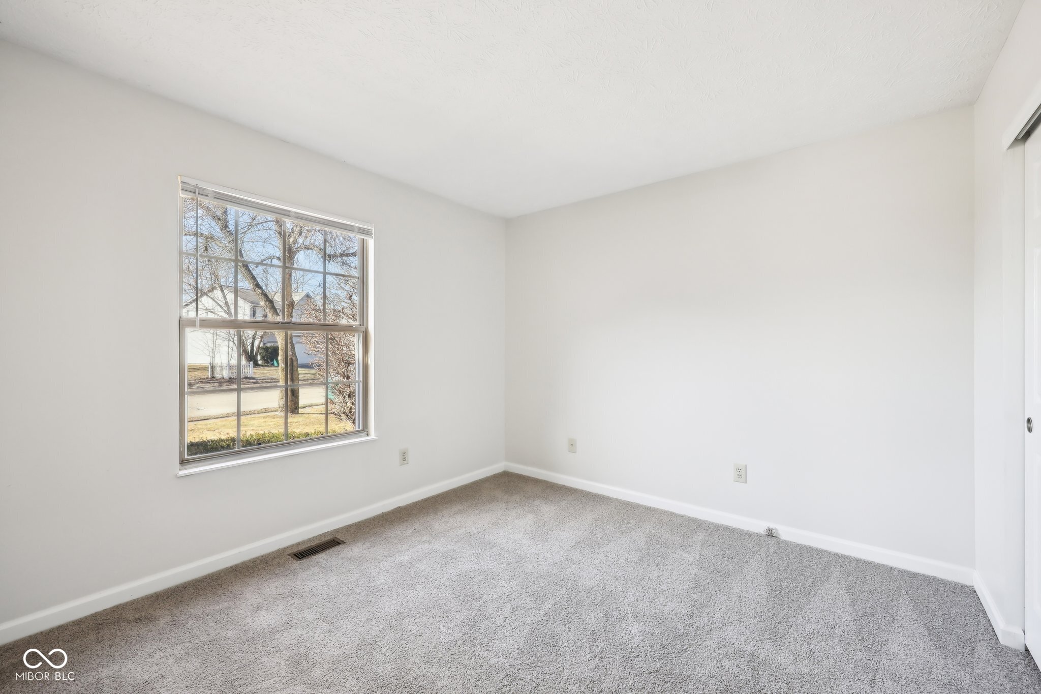 4002 Colchester Drive Indianapolis, IN 46268 - Photo 14 of 31