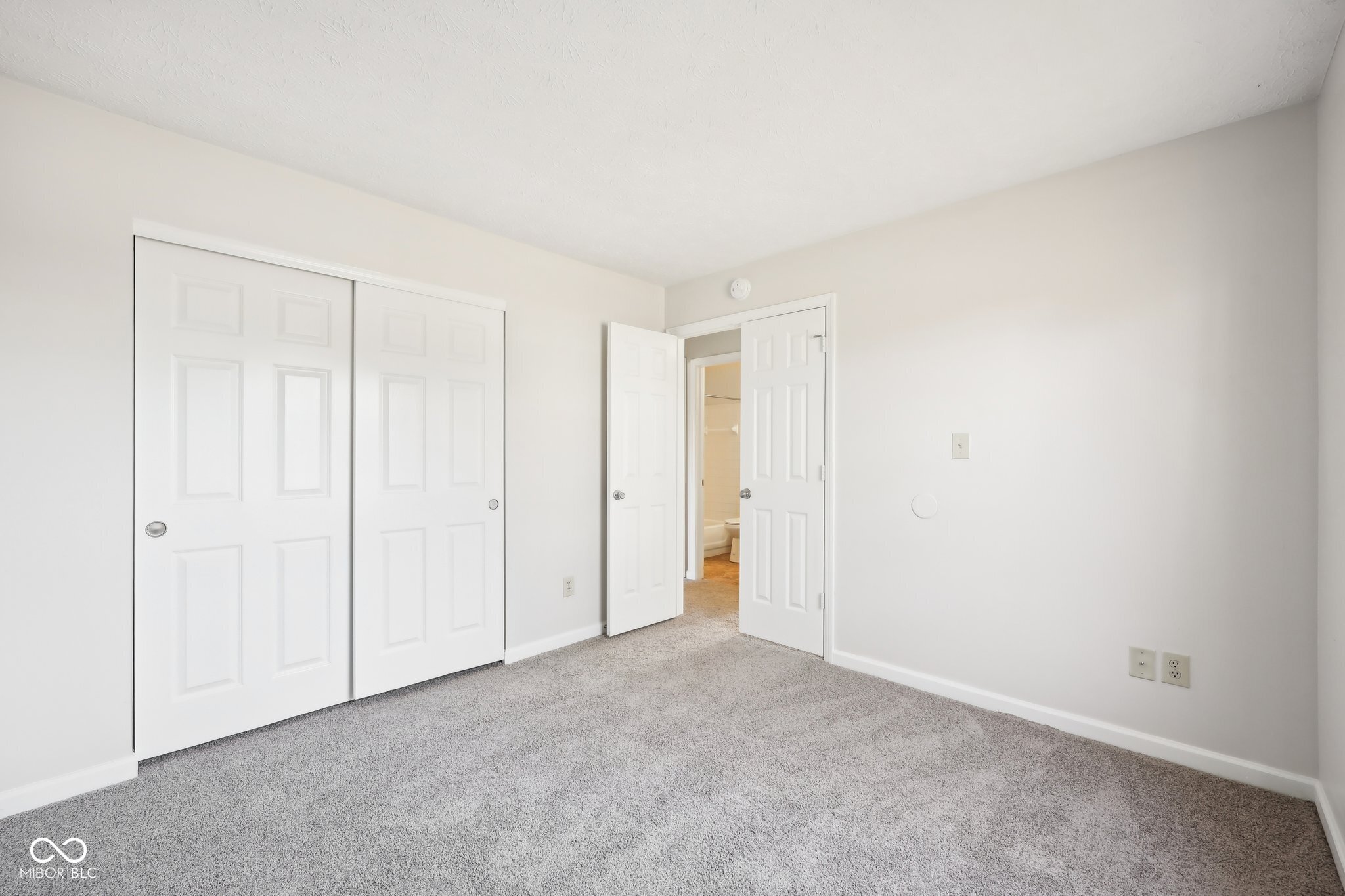 4002 Colchester Drive Indianapolis, IN 46268 - Photo 15 of 31