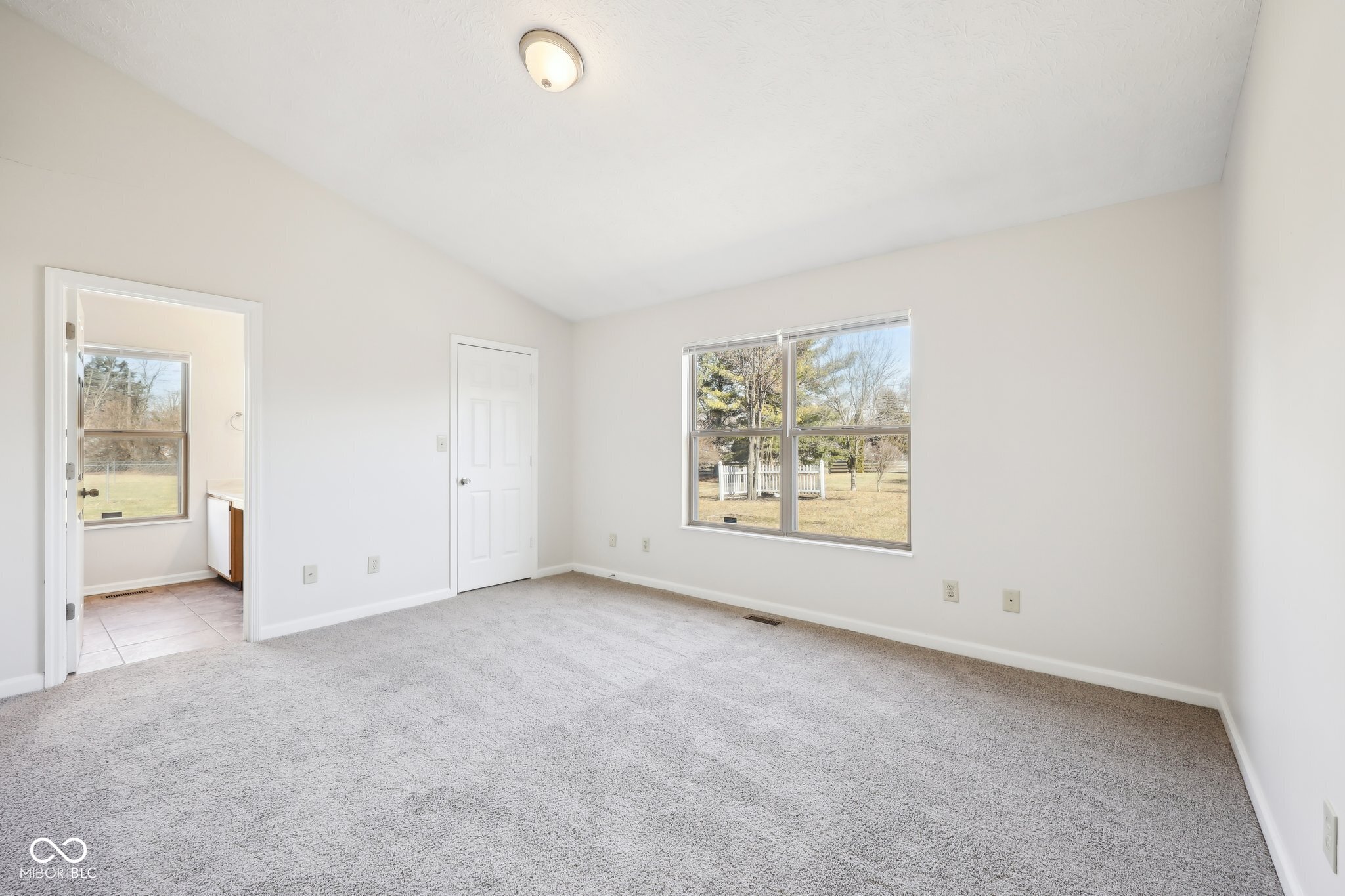 4002 Colchester Drive Indianapolis, IN 46268 - Photo 21 of 31