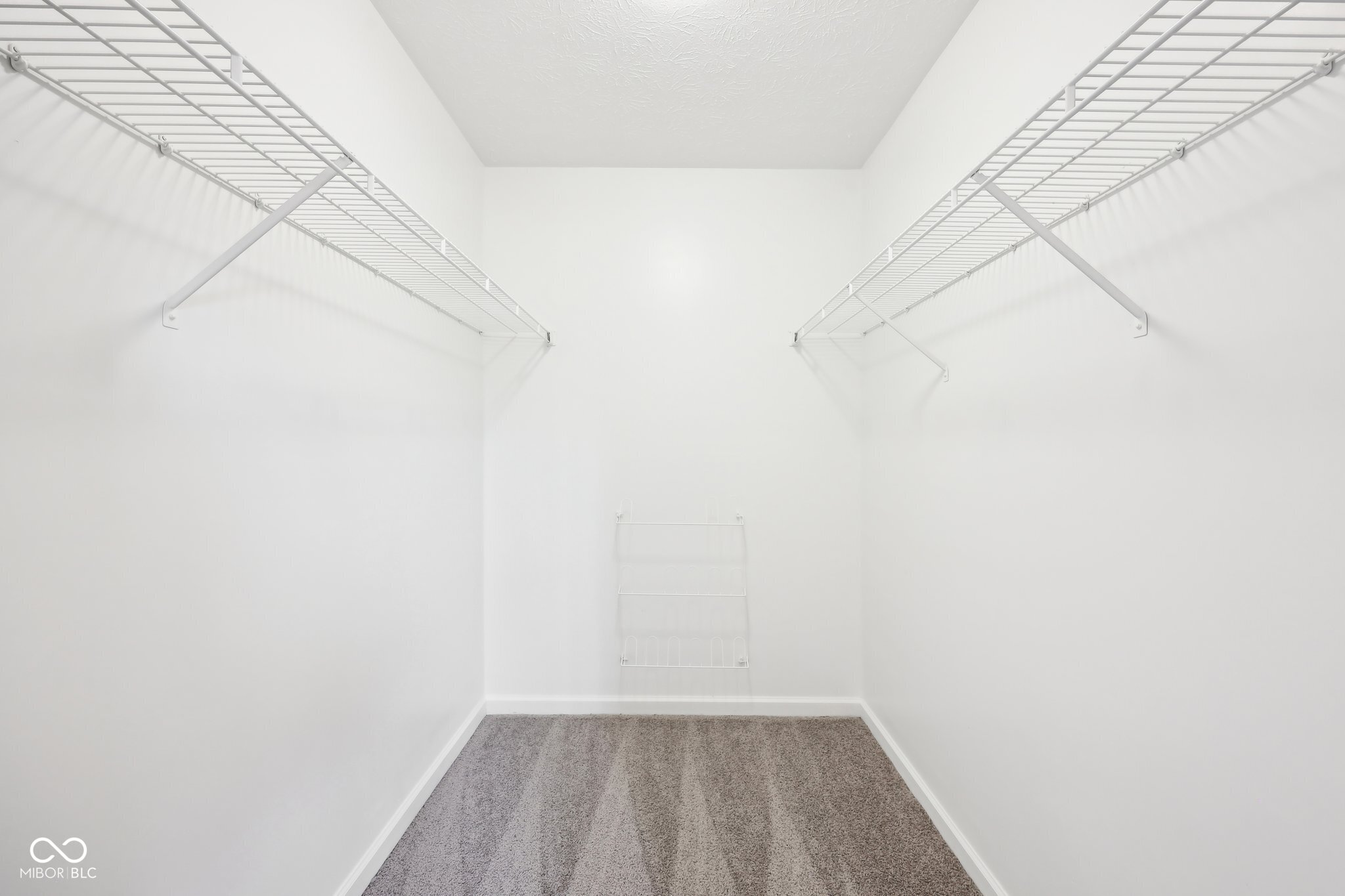 4002 Colchester Drive Indianapolis, IN 46268 - Photo 23 of 31