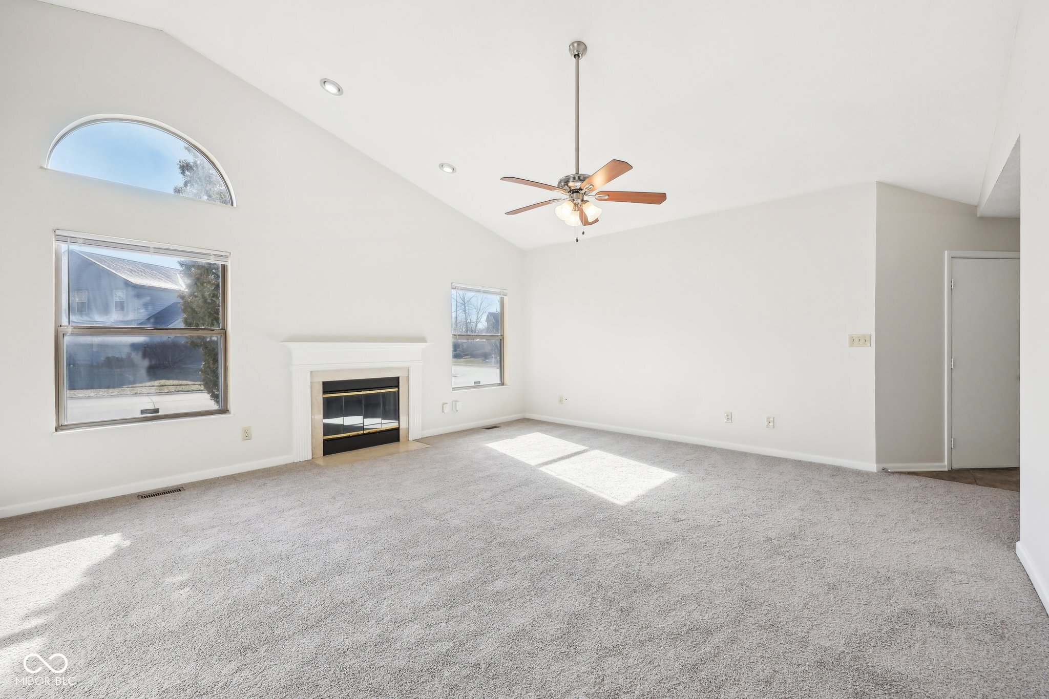 4002 Colchester Drive Indianapolis, IN 46268 - Photo 7 of 31