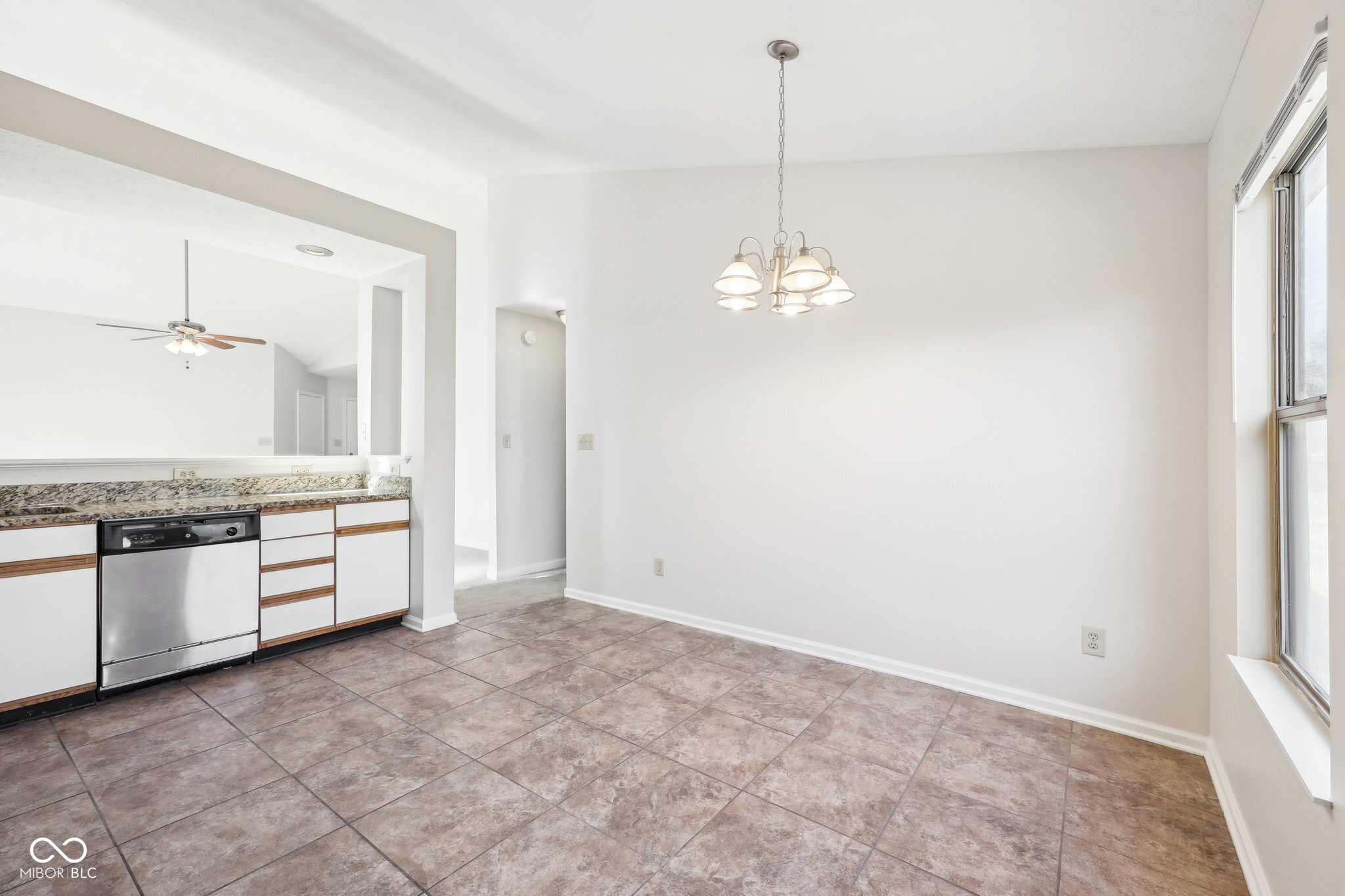 4002 Colchester Drive Indianapolis, IN 46268 - Photo 10 of 31