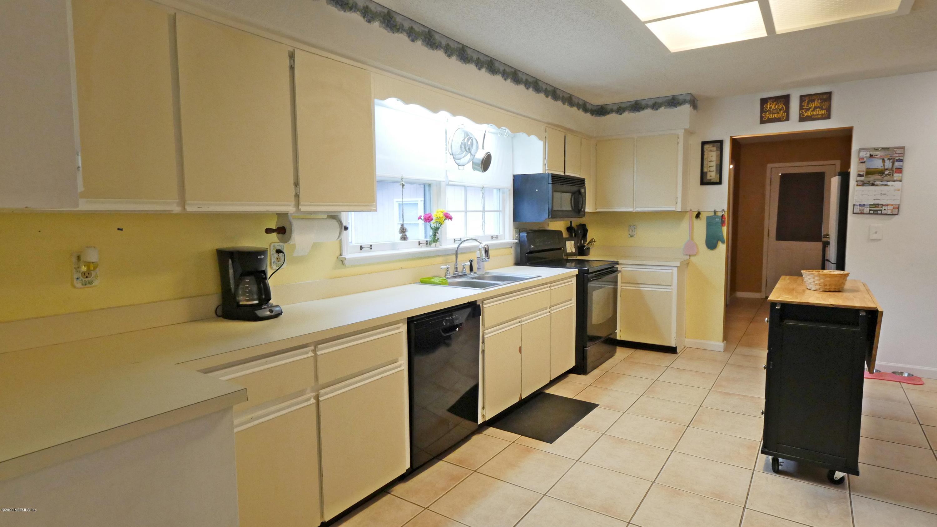 85237 Angie Road Yulee, FL 32097 - Photo 12 of 39 Kitchen