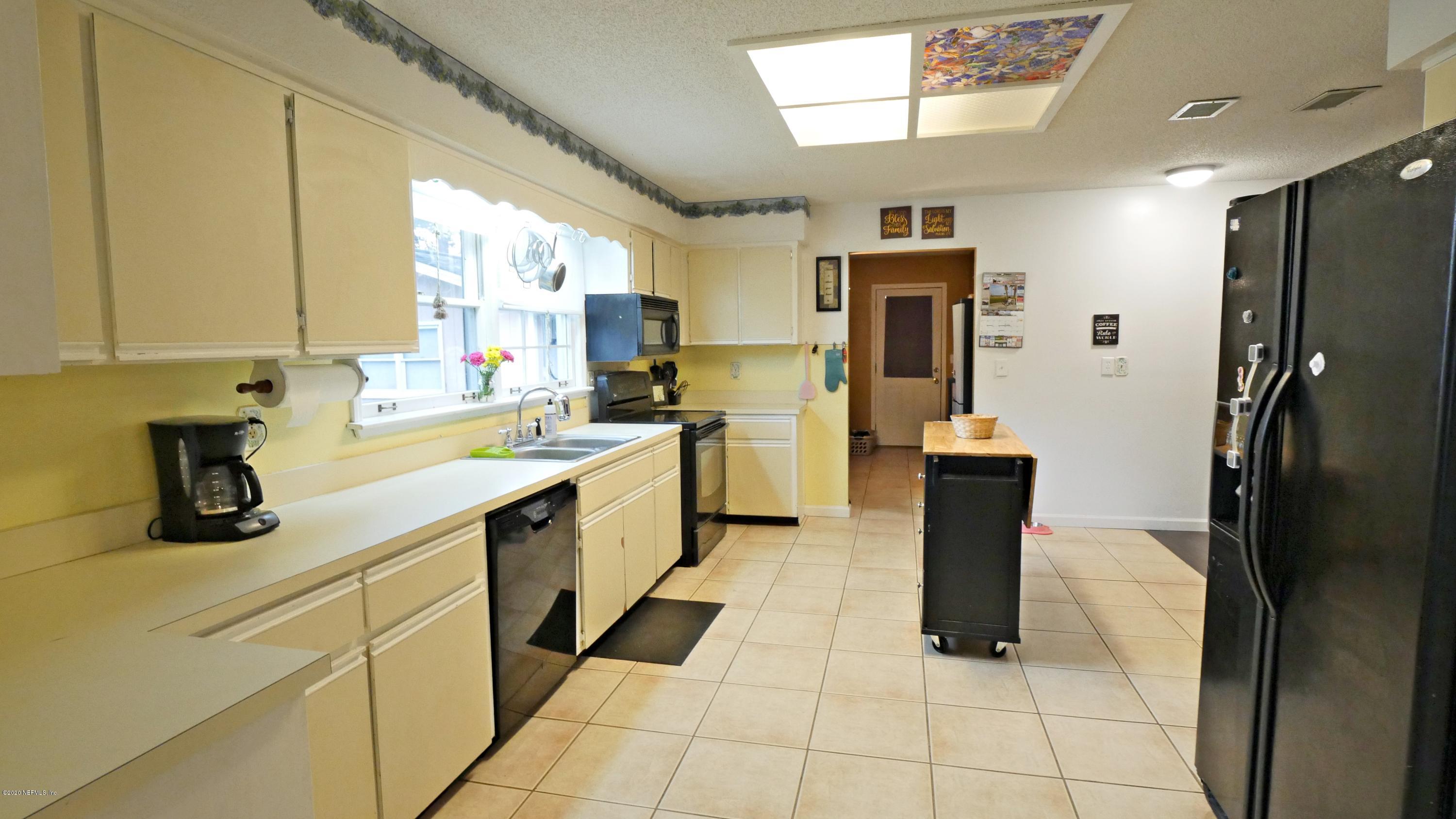 85237 Angie Road Yulee, FL 32097 - Photo 13 of 39 Kitchen