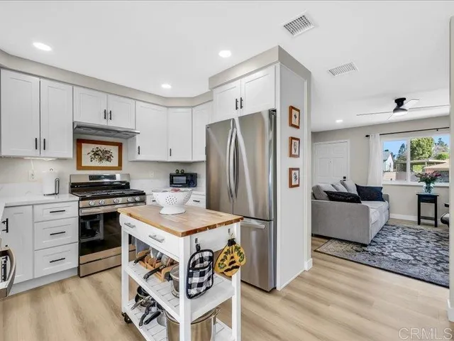 $915,000 | 15718 Aqueduct Lane, Chino Hills, CA 91709