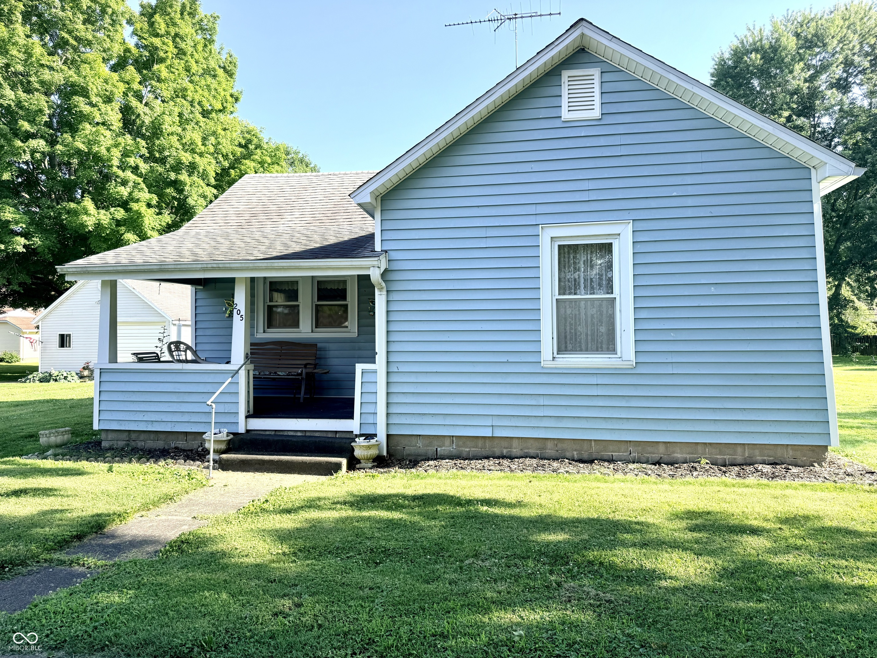 205 West Walnut Street Waynetown, IN 47990 - Photo 1 of 26