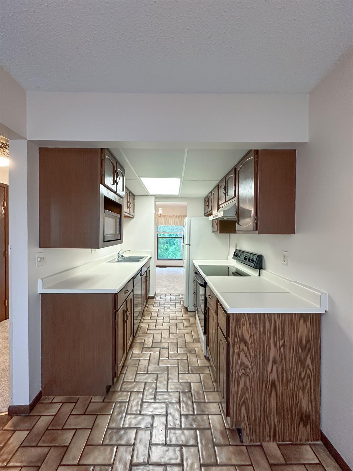 3313 North Bend Road, Unit H Cincinnati, OH 45239 - Photo 9 of 27