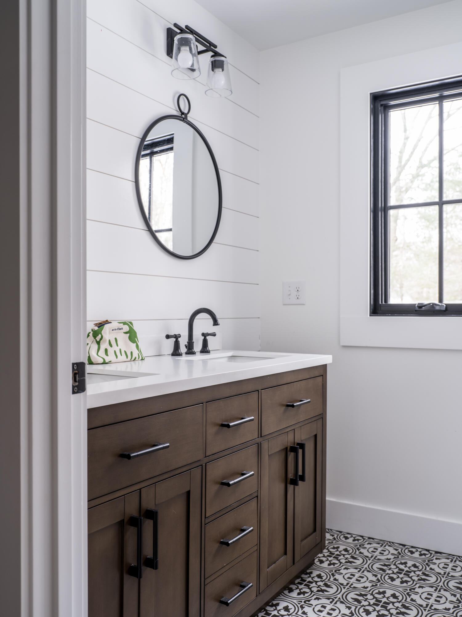 1179 Shore Road Cape Elizabeth, ME 04107 - Photo 39 of 48 ERINLITTLE_ABBEEHOUSE-3338