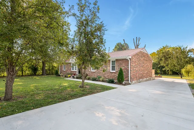 $425,000 | 1105 Goose Bay Road, Ashland City, TN 37015