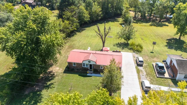 $425,000 | 1105 Goose Bay Road, Ashland City, TN 37015