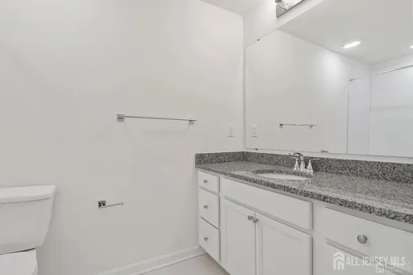 $4,750 | 735 Station Road, Dunellen, NJ 08812