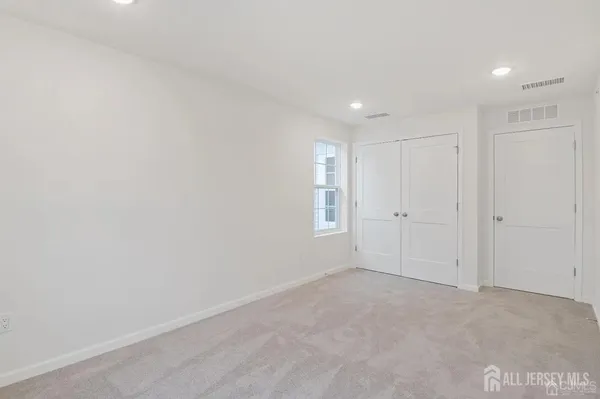 $4,750 | 735 Station Road, Dunellen, NJ 08812