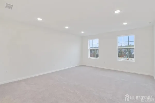 $4,750 | 735 Station Road, Dunellen, NJ 08812