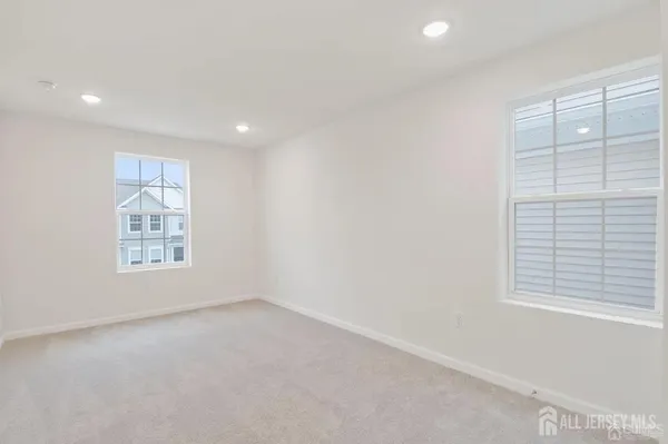 $4,750 | 735 Station Road, Dunellen, NJ 08812