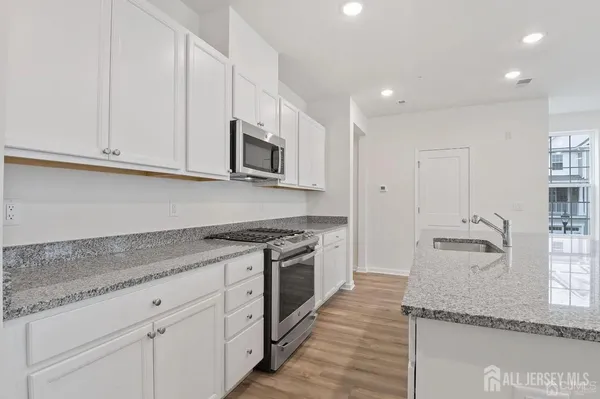 $4,750 | 735 Station Road, Dunellen, NJ 08812