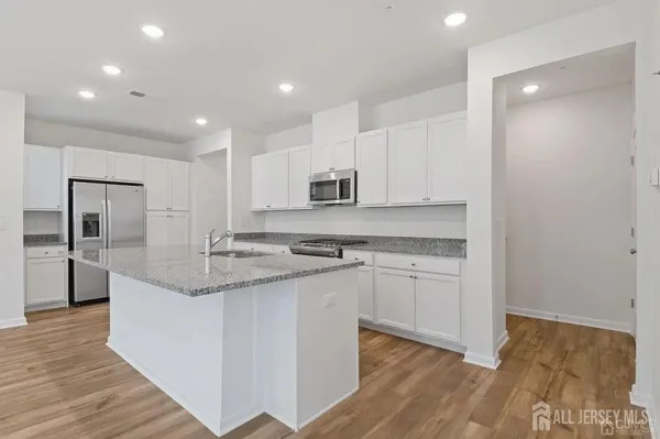 $4,750 | 735 Station Road, Dunellen, NJ 08812