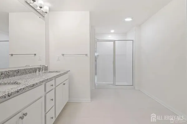 $4,750 | 735 Station Road, Dunellen, NJ 08812