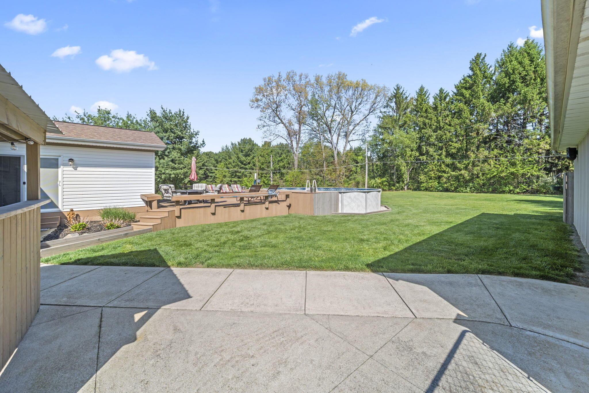 1860 Ginder Road Northwest Lancaster, OH 43130 - Photo 58 of 70 breezeway between garage and building