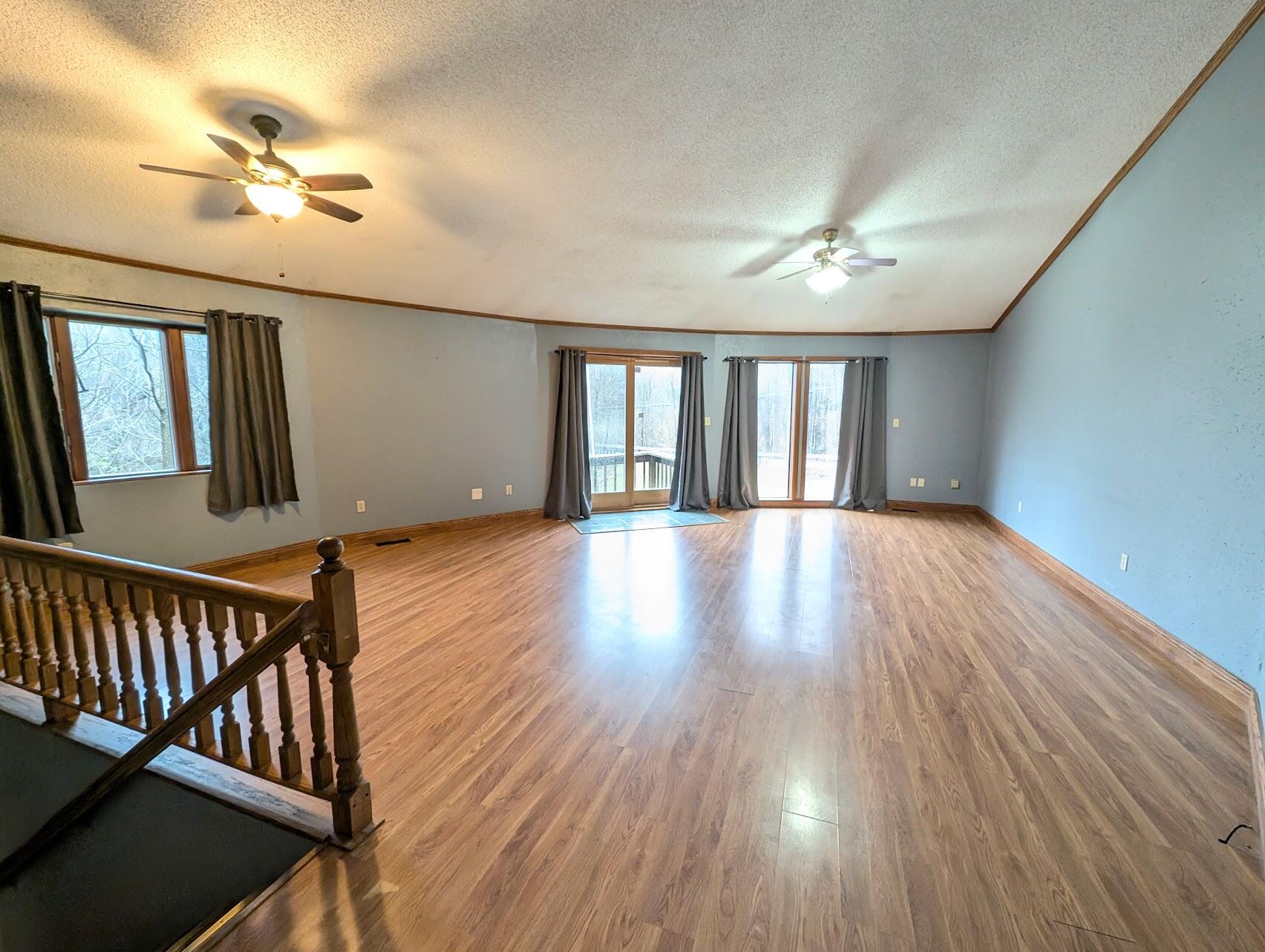 840 Black River Road Bangor, MI 49013 - Photo 17 of 42 Living Room