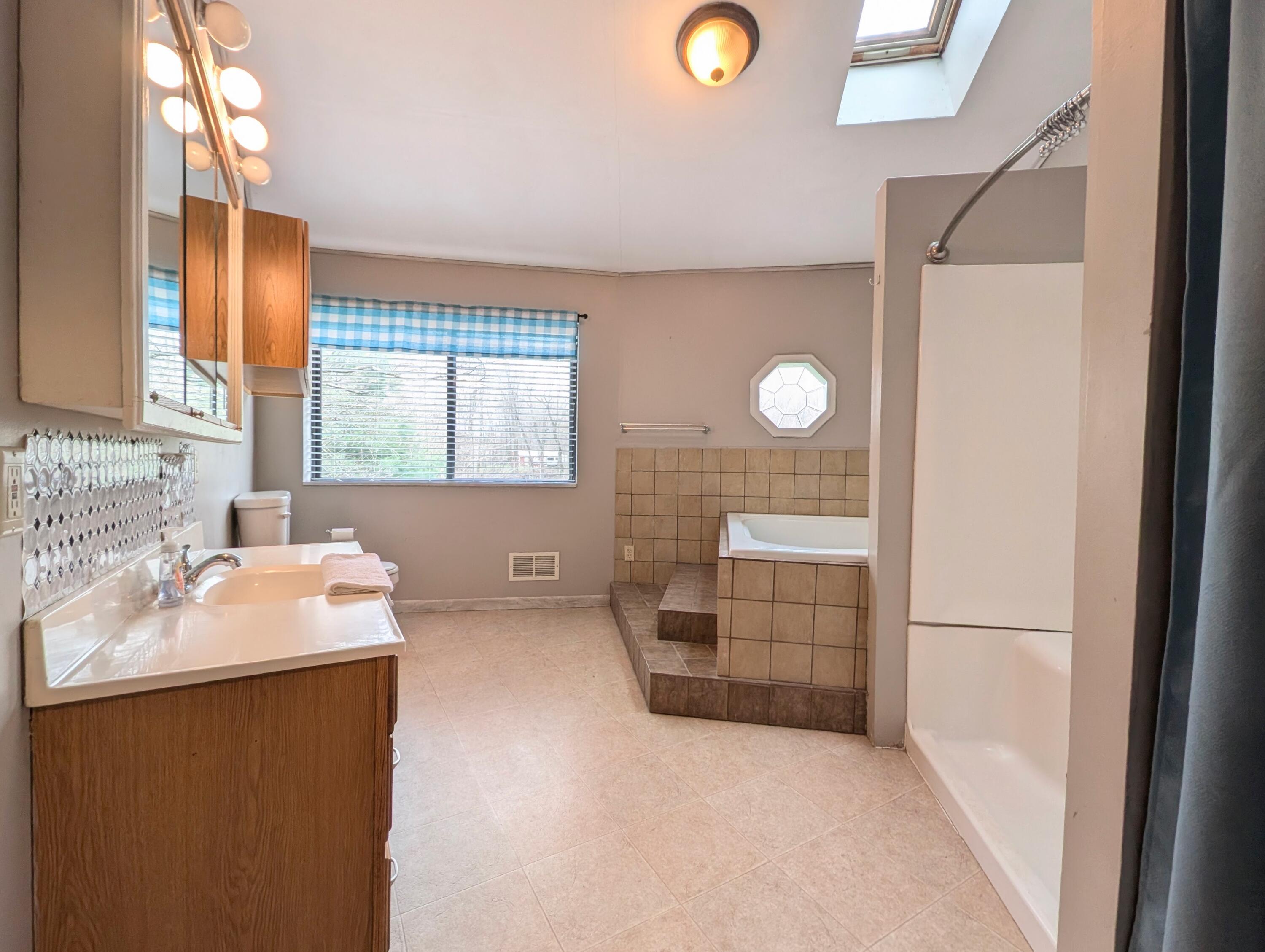 840 Black River Road Bangor, MI 49013 - Photo 26 of 42 Main Floor Bathroom