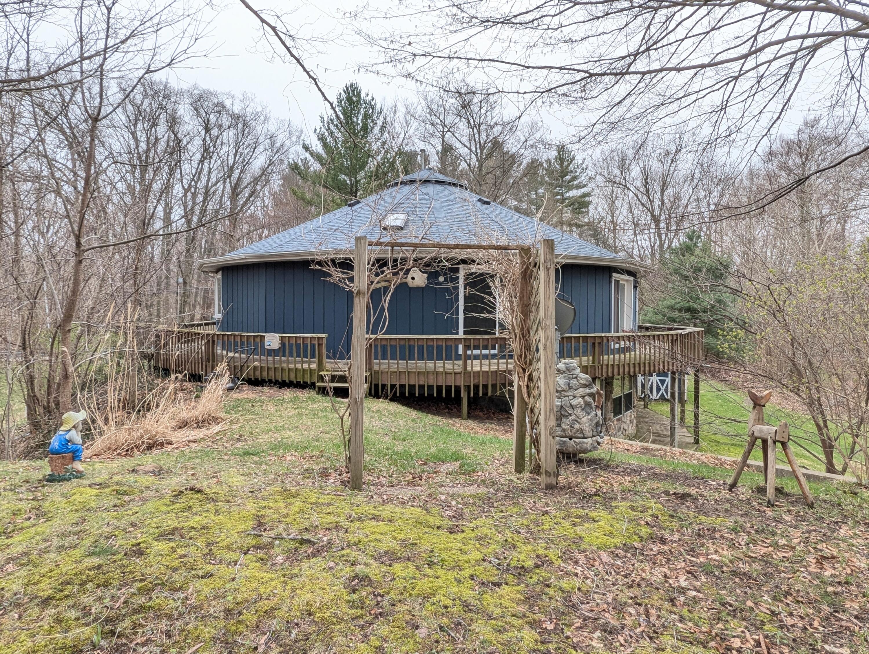 840 Black River Road Bangor, MI 49013 - Photo 5 of 42 Yard Off Deck