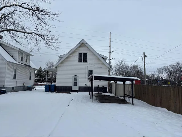 $134,900 | 910 6th Street, Highland, IL 62249