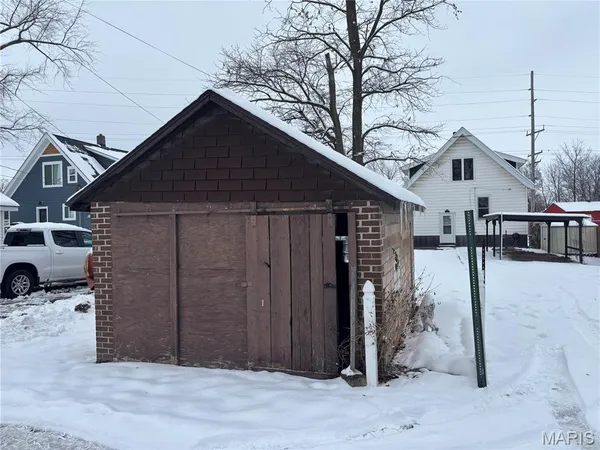 $134,900 | 910 6th Street, Highland, IL 62249