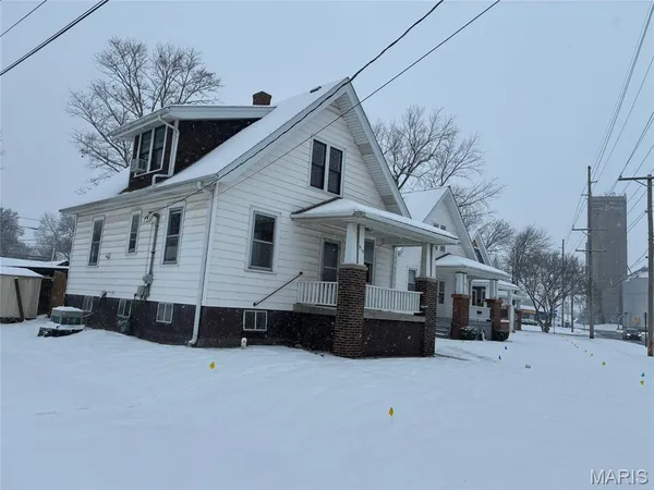 $134,900 | 910 6th Street, Highland, IL 62249