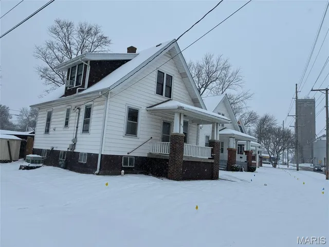 $134,900 | 910 6th Street, Highland, IL 62249