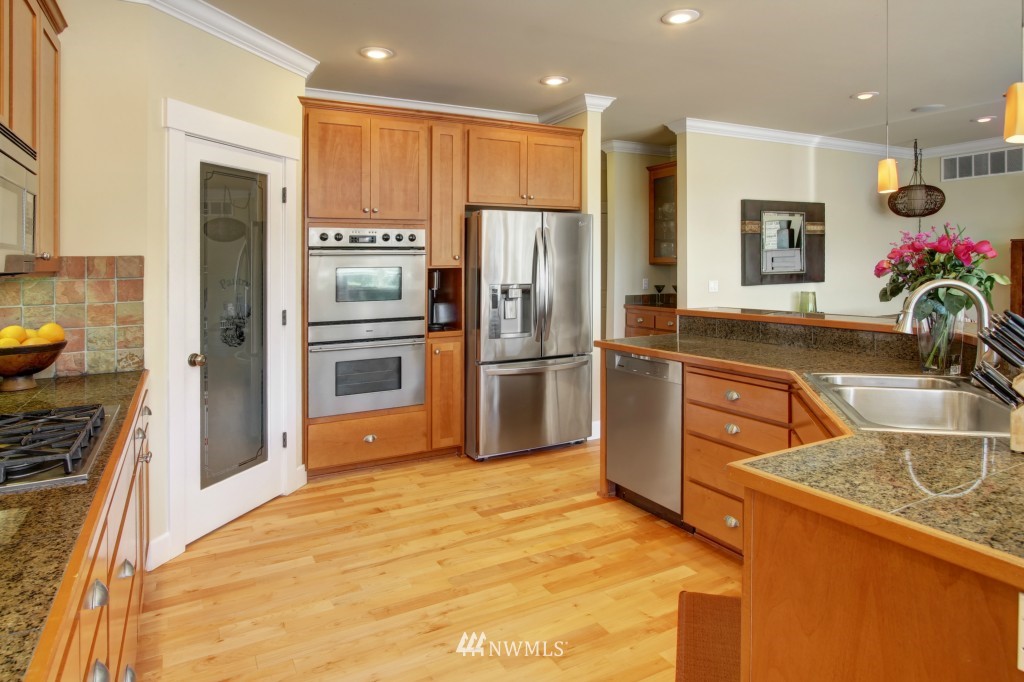 1029 North 27th Place Renton, WA 98056 - Photo 8 of 23 Gallery Image 8